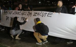 Foto: AA /  Inicijativa mladih za ljudska prava u Beogradu večeras je održala protest pod nazivom "Uvek pištaljka, nikad više puška"